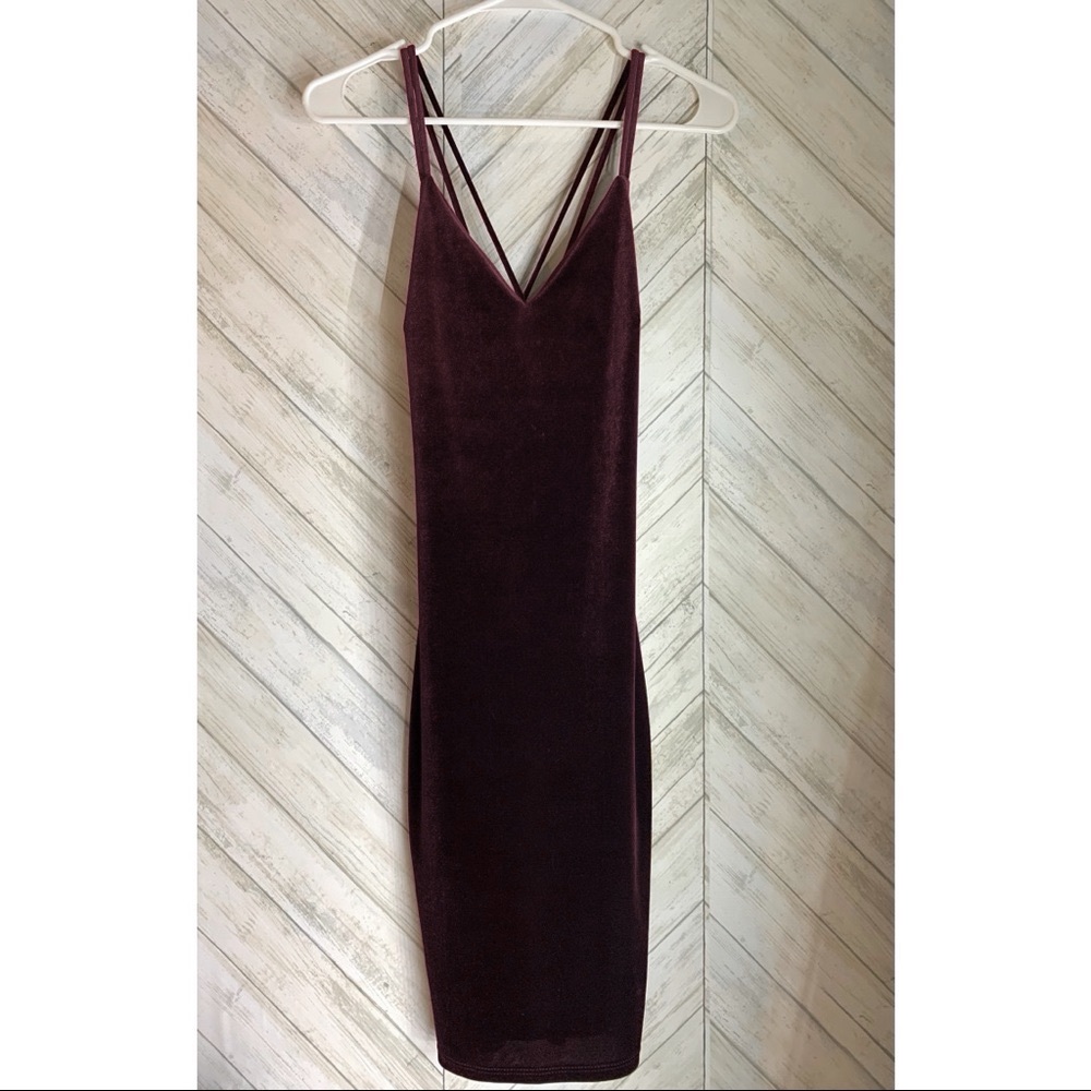 Lulus- Velvet Bodycon Burgundy Strappy Back Dress